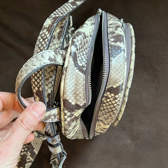 Michael Kors jet set leopard print backpack - Picture 9 of 10